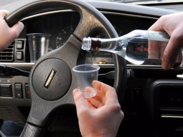 Від завтра в Україні почнуть жорстко карати п'яних водіїв: які будуть штрафи