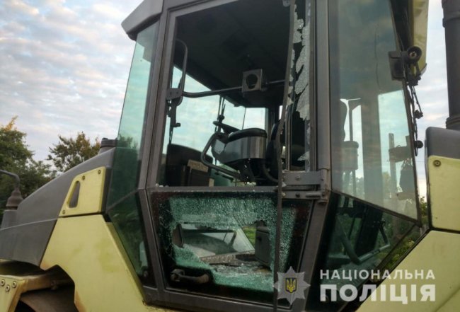 У місті на Волині двоє братів пошкодили дорожню техніку і викрали звідти майно. ФОТО