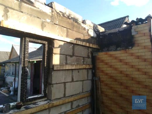 Пожежа залишила без даху над головою  сім’ю на Волині: просять допомогти відремонтувати будинок