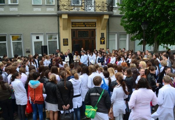 У Луцьку на вулиці вчили рятувати людей. ФОТО