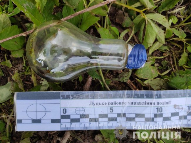 Неподалік Луцька в авто виявили чоловіків, які вживали наркотики 