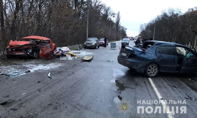 У жахливій аварії загинула людина: ще троє – у лікарні