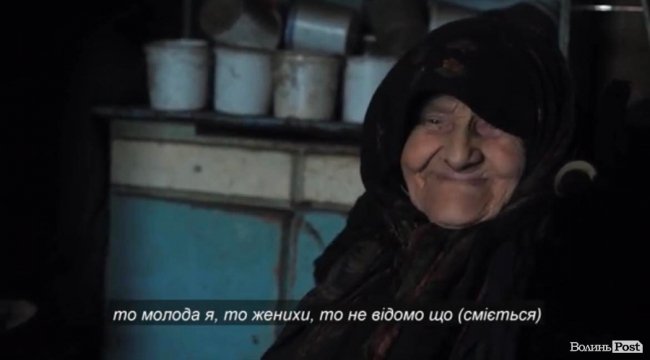 Не спить, щоб не погас вогонь: вражаюча історія  одинокої бабусі, яка живе в полі на Старовижівщині