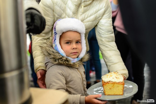 Яскраво, весело і смачно: на «Юпітері» відсвяткували День доброго сусіда. ФОТОРЕПОРТАЖ*