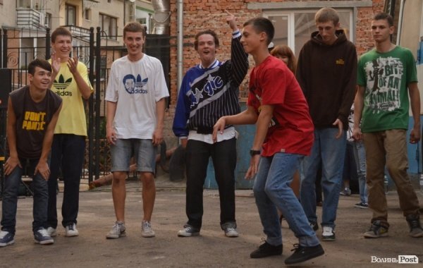 У центрі Луцька влаштували хіп-хоп вечірку. ФОТО  