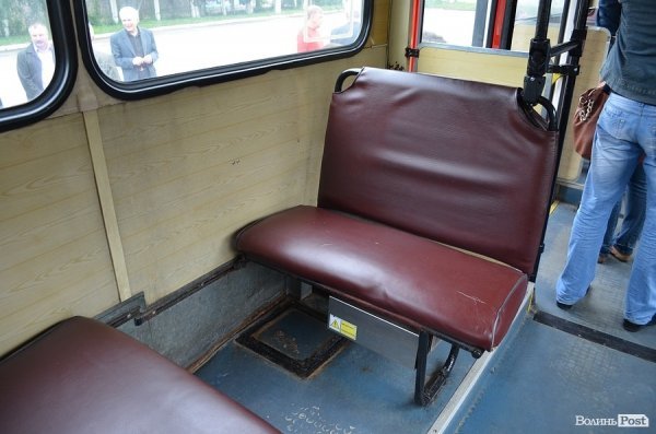 Люблін передав Луцьку 20-річний тролейбус. ФОТО