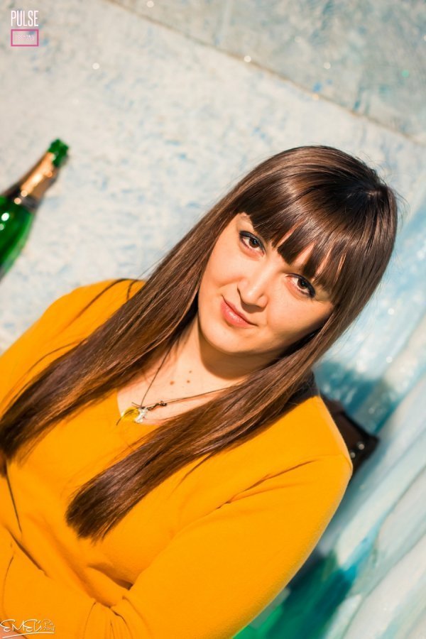 Телеведуча Василіса Фролова розважала лучан на День закоханих. ФОТО