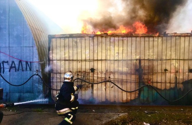 На Волині гасили пожежі у житловому секторі