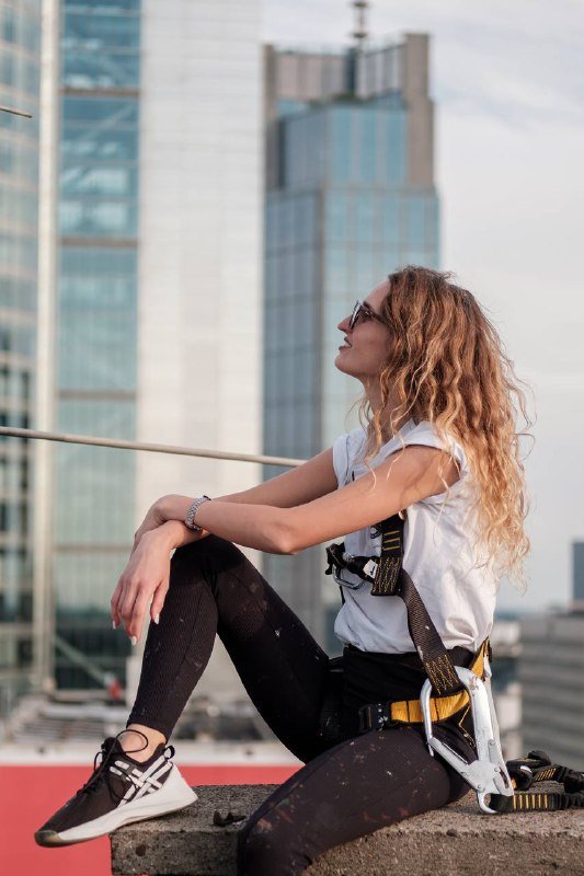 Художниця з Волині створює гігантські картини на стінах будинків у Нью-Йорку