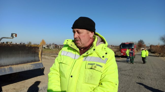 У Луцькому районі між селами ремонтують дорогу. ФОТО