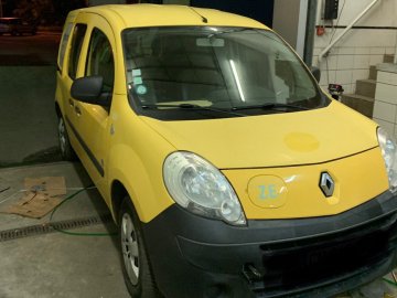 Через «Ягодин» намагалися нелегально ввезти вантажні електромобілі