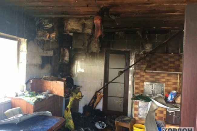 У місті на Волині згоріла літня кухня. ФОТО