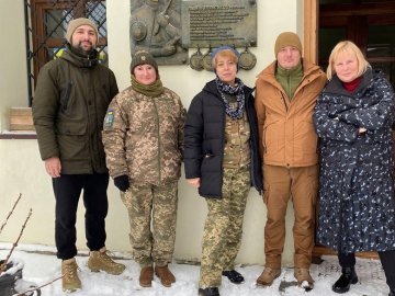 Фото та експонати від захисників: у художньому музеї Луцька започаткували акцію