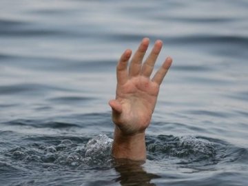 У Польщі в озері потонув українець