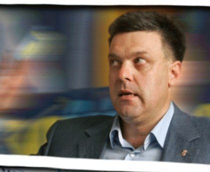 Інтернет сміється з Тягнибока. ФОТО