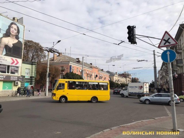 У центрі Луцька не працюють три світлофори. ФОТО