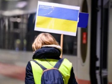 Понад 9 мільйонів українців виїхали за кордон через війну