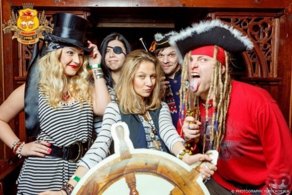 Піратська вечірка в луцькому клубі. ФОТО. ВІДЕО