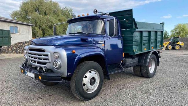 На Волині продають унікальний тюнінгований ЗіЛ, частина грошей піде на ЗСУ. ФОТО, ВІДЕО