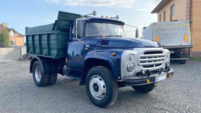 На Волині продають унікальний тюнінгований ЗіЛ, частина грошей піде на ЗСУ. ФОТО, ВІДЕО