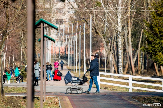 У Луцьку – майже весна. ФОТОРЕПОРТАЖ
