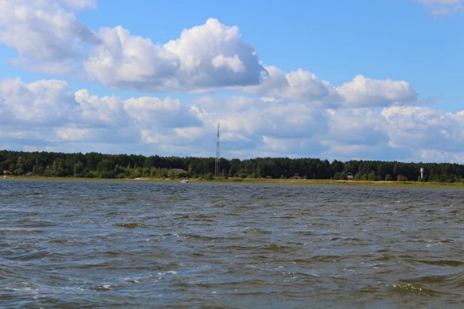 Волинянка показала красу озера Люб'язь. ФОТО