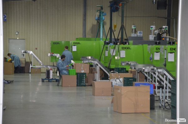 Безпека та якість: луцька фабрика показала, як виготовляє іграшки