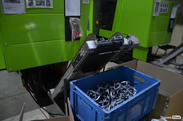 Безпека та якість: луцька фабрика показала, як виготовляє іграшки