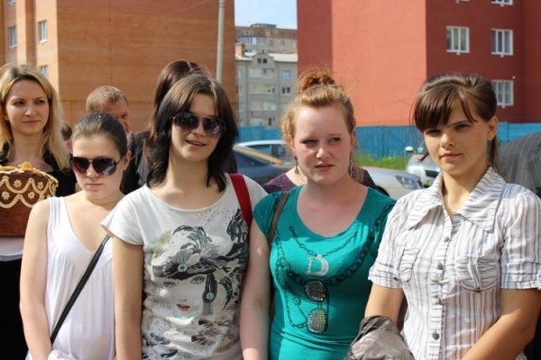 У Луцьку дітям-сиротам вручили ключі від квартир. ФОТО