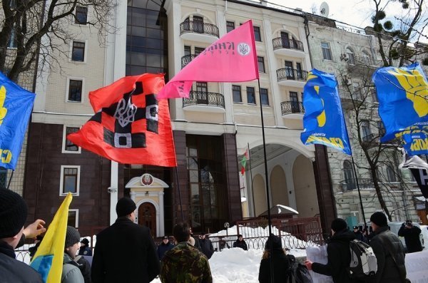 Через затриманих у Мінську лучан в Києві пікетували Посольство Білорусі. ФОТО. ВІДЕО