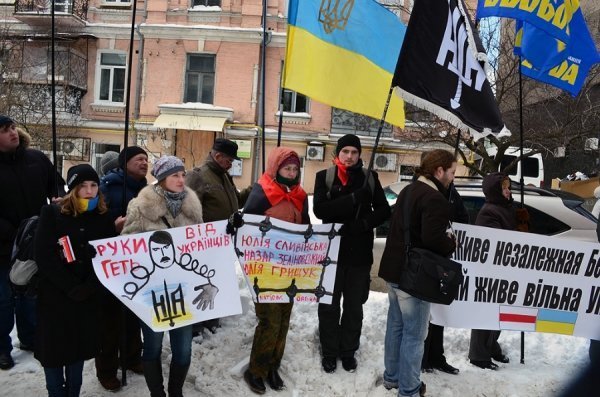 Через затриманих у Мінську лучан в Києві пікетували Посольство Білорусі. ФОТО. ВІДЕО