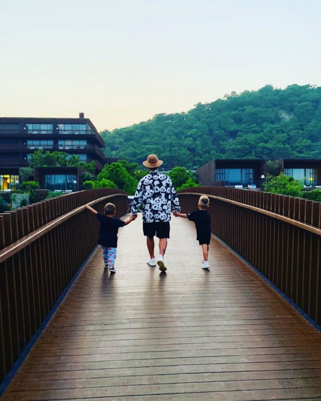 Як відпочиває сім'я співака з Луцька MONATIKa. ФОТО