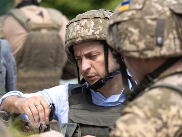 Зеленський назвав причину «затишшя» на фронті