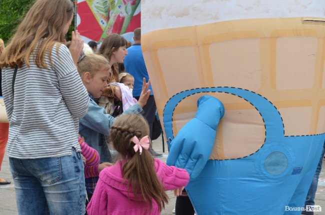 Свято морозива в Луцьку: як це було. ФОТО