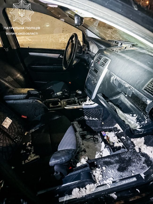 У Луцьку на ходу загорівся автомобіль. ФОТО