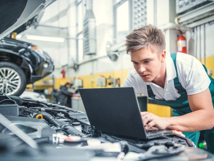 Оригінальні запчастини чи аналоги: як водії роблять вибір в онлайн-магазинах