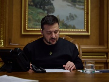 Зеленський відповів на петицію українців про перейменування РФ на Московію