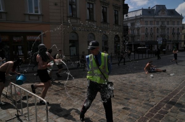 «Водяні маньяки»: як великодню забаву перетворили на хуліганство. ФОТО