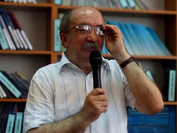 Після аварії у центрі Луцька письменник Володимир Лис перебуває у важкому стані