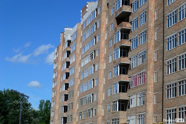 Будівництво триває: як у Луцьку «розростається» яскравий ЖК «Caramel Residence». ФОТО*