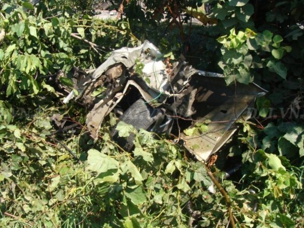 На Вінниччині вантажівка розірвала Mercedes на дві частини. ФОТО