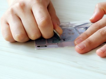 Пенсіонер з Луцька «виграв» у лотерею 400 тисяч гривень: деталі оборудки. ВІДЕО