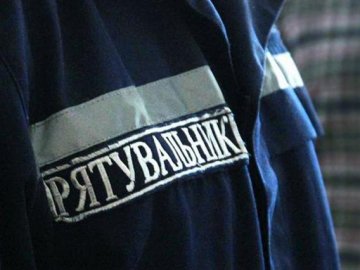 У Луцьку із задимленої квартири врятували п'яного чоловіка