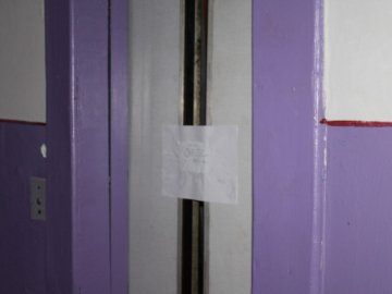 Слідство не знайшло винних у смерті лучанки, яка загинула в ліфті. ВІДЕО