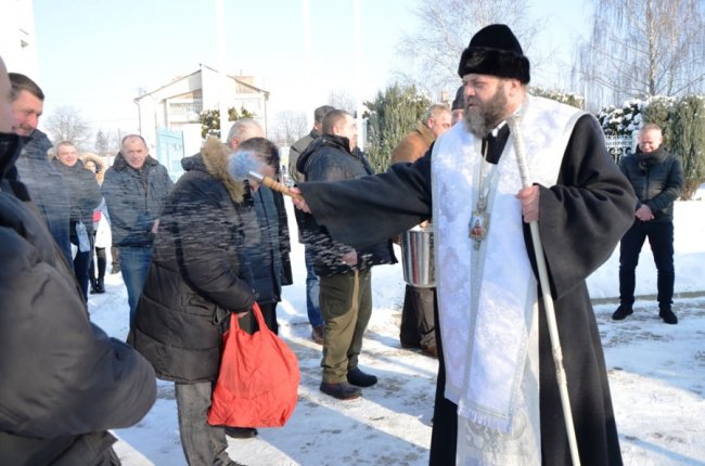 Владика Михаїл освятив воду на «Луцькводоканалі». ФОТО