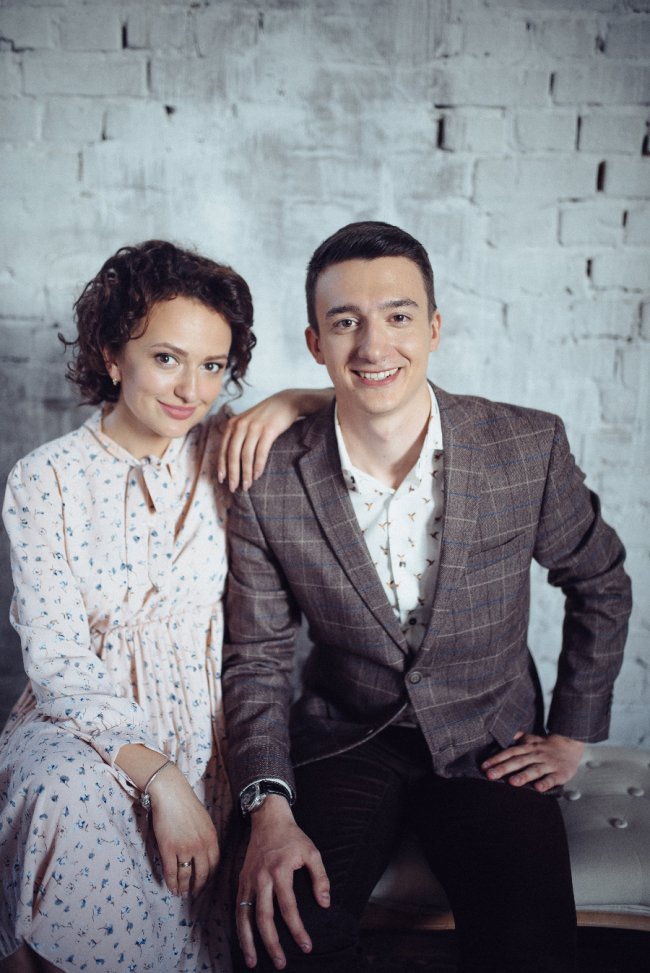 Луцькі телеведучі знялись у фотосесії в стилі «Friends». ФОТО