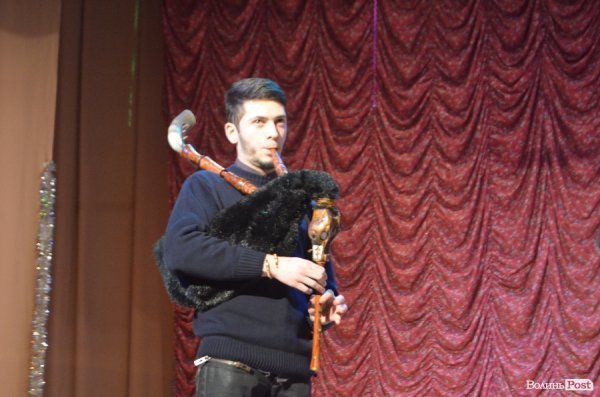 У Луцьку лунали колядки під волинку. ФОТО