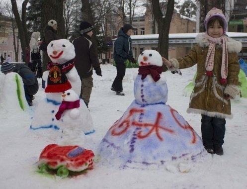 У Вінниці зліпили майже 300 сніговиків. ФОТО