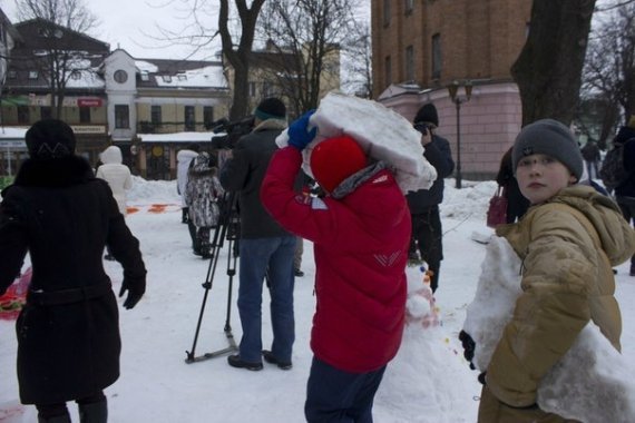 У Вінниці зліпили майже 300 сніговиків. ФОТО