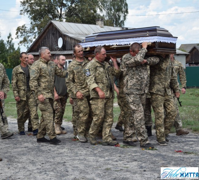 На Волині попрощалися з Героєм Миколою Комяком, який загинув на Харківщині. ФОТО
